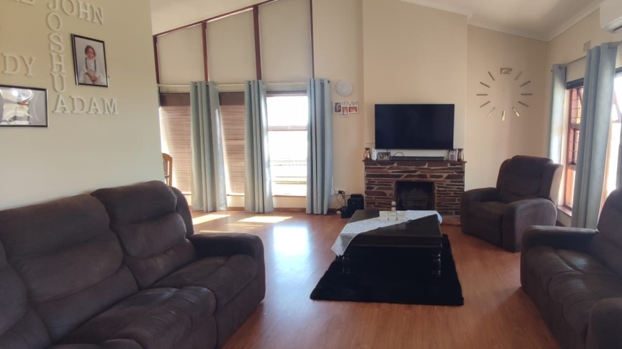 5 Bedroom Property for Sale in Vredenburg Western Cape